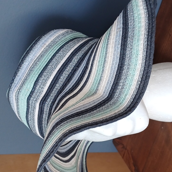 Hat - Picture 7 of 14